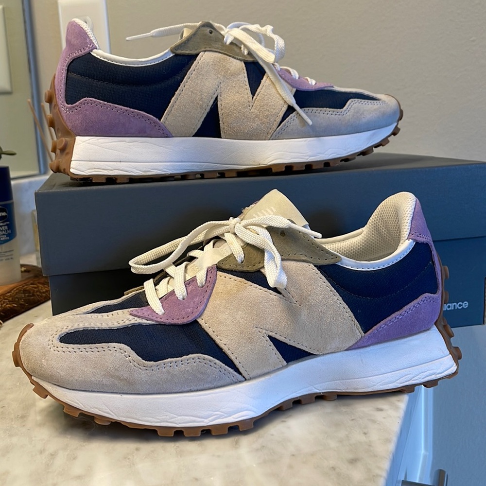New Balance 327